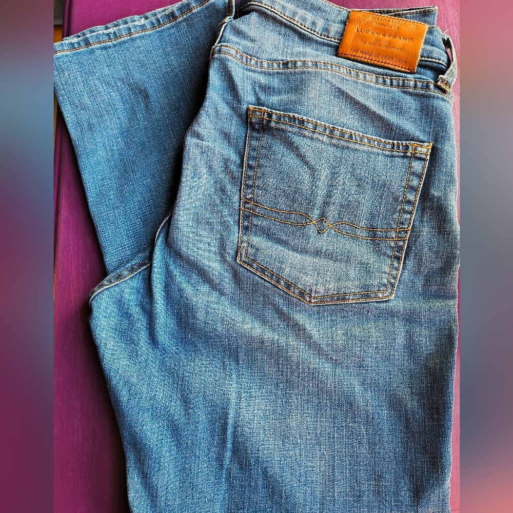 Lucky Brand 410 Straight Jeans Classic Style